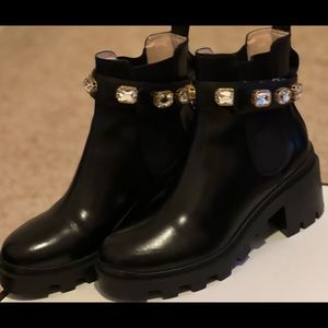 GUCCI JEWEL TRIP STRAP BOOTIES. Excellent condition. Size 36.